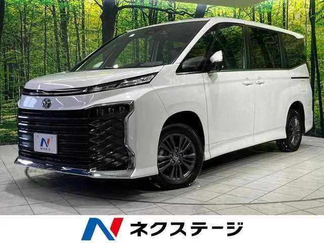 Toyota Voxy 2025 — фото 1, купить с доставкой в Москву