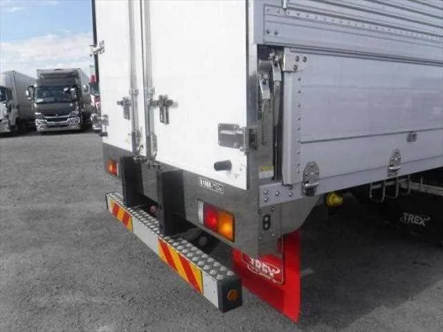 Mitsubishi Fuso Fighter 2023 — миниатюра 4