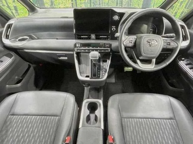 Toyota Noah 2024 — миниатюра 2