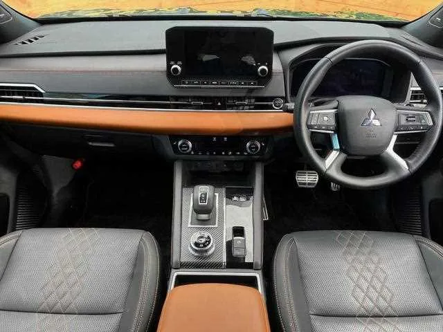 Mitsubishi Outlander 2022 — миниатюра 2