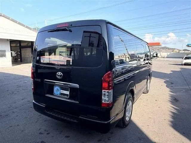 Toyota Hiace Van 2024 — миниатюра 2