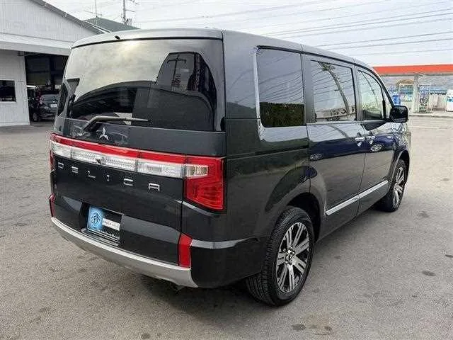 Mitsubishi Delica D:5 2024 — миниатюра 2