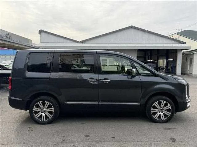 Mitsubishi Delica D:5 2024 — миниатюра 4