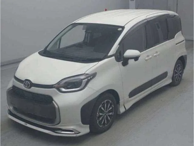 Toyota Sienta 2023 — фото 1, купить с доставкой в Москву