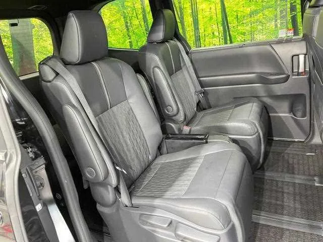 Toyota Noah 2022 — миниатюра 3