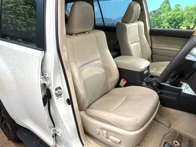 Toyota Land Cruiser Prado 2023 — миниатюра 5