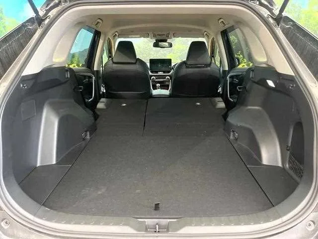 Toyota RAV4 2023 — миниатюра 4