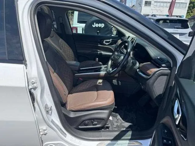 Jeep Commander 2023 — миниатюра 4