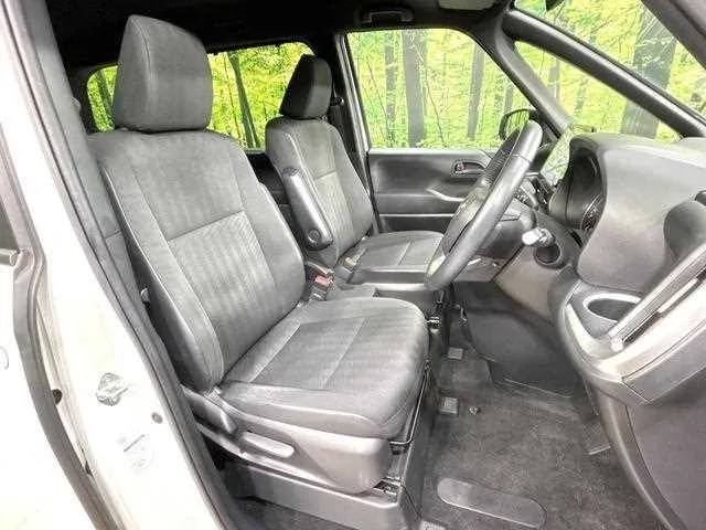 Toyota NOAH 2022 — миниатюра 5
