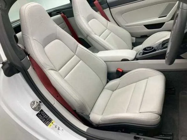 Porsche 911 2024 — миниатюра 2
