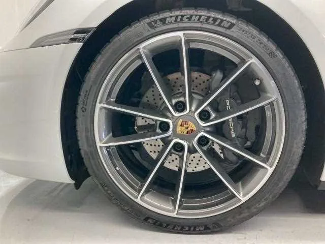Porsche 911 2024 — миниатюра 5