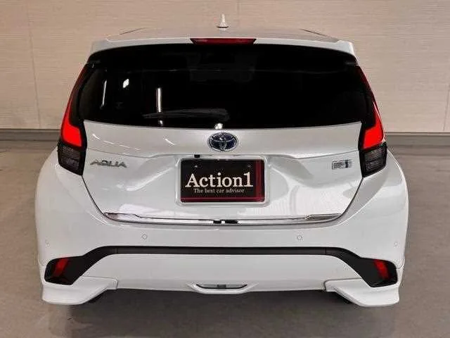 Toyota AQUA 2022 — миниатюра 2