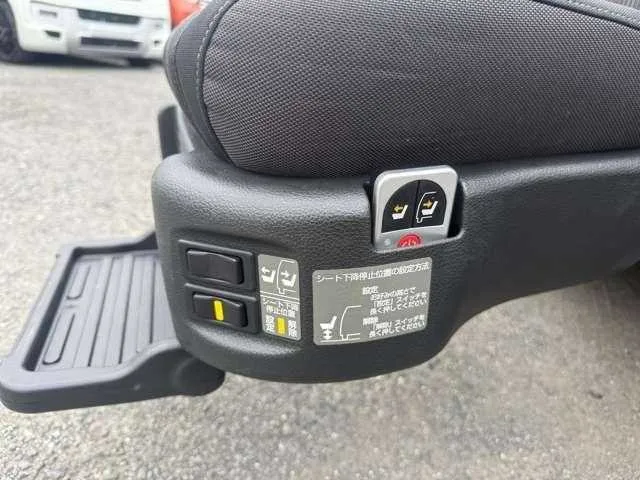 Nissan SERENA 2022 — миниатюра 2