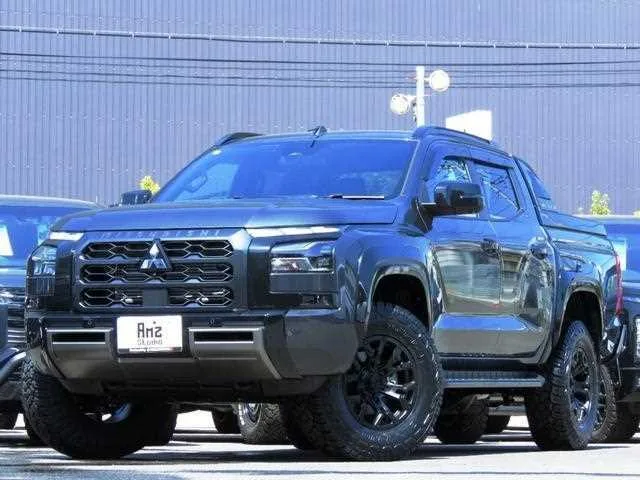 Mitsubishi Triton 2024 — фото 1, купить с доставкой в Москву