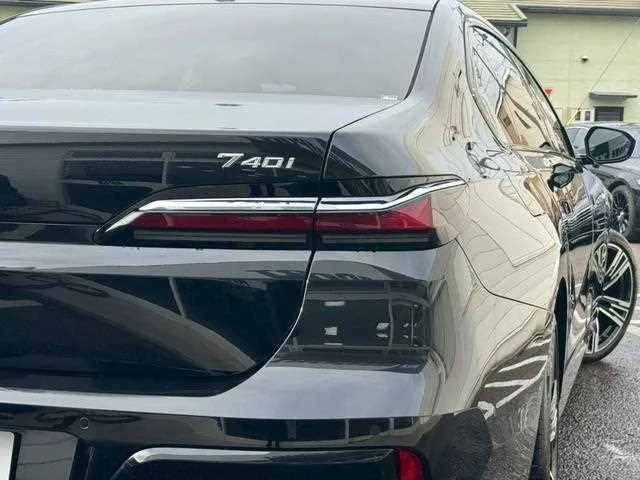 BMW 7 Series 2023 — миниатюра 3