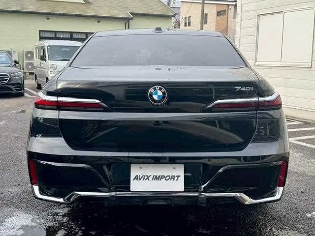 BMW 7 Series 2023 — миниатюра 4