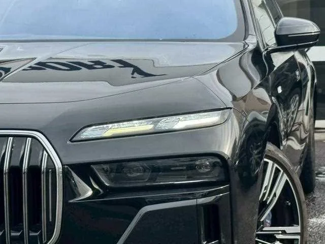 BMW 7 Series 2023 — миниатюра 5