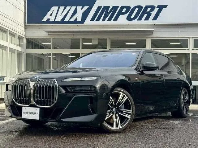 BMW 7 Series 2023 — фото 1, купить с доставкой в Москву