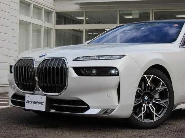 BMW 7 Series 2023 — миниатюра 4