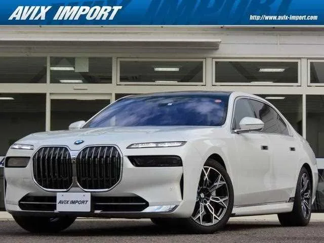 BMW 7 Series 2023 — фото 1, купить с доставкой в Москву