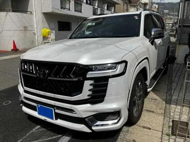 Toyota Land Cruiser ZX 2023 — фото 1, купить с доставкой в Москву