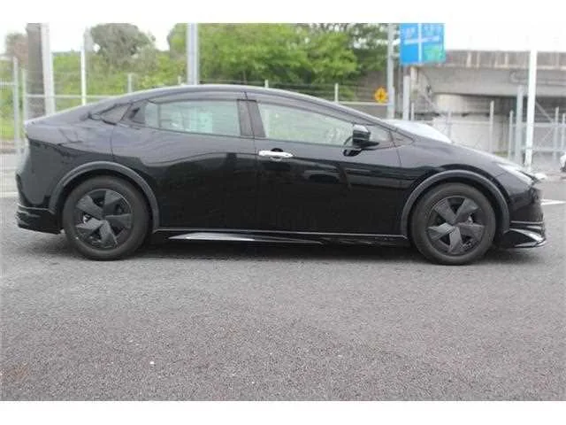 Toyota Prius 2023 — миниатюра 3