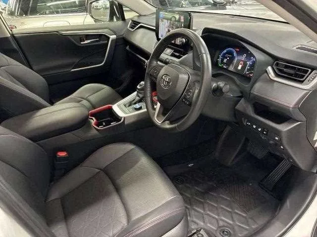 Toyota RAV4 2023 — миниатюра 2