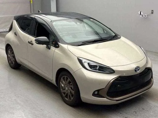 Toyota AQUA 2024 — фото 1, купить с доставкой в Москву