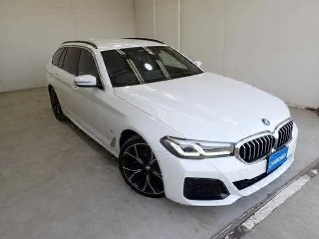 BMW 5 Series 2023 — фото 1, купить с доставкой в Москву