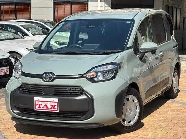 Toyota Sienta 2022 — фото 1, купить с доставкой в Москву