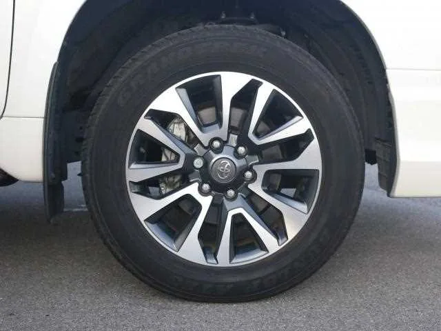 Toyota Land Cruiser Prado 2023 — миниатюра 3