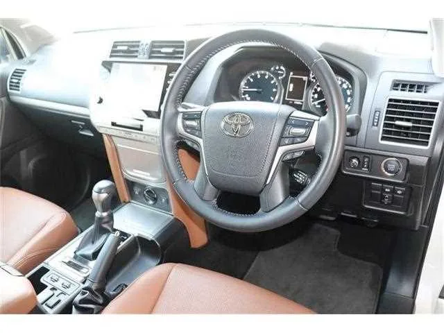 Toyota Land Cruiser Prado 2022 — миниатюра 3