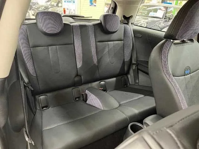 BMW MINI 2024 — миниатюра 5
