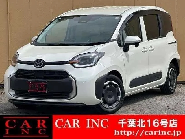 Toyota Sienta 2022 — фото 1, купить с доставкой в Москву