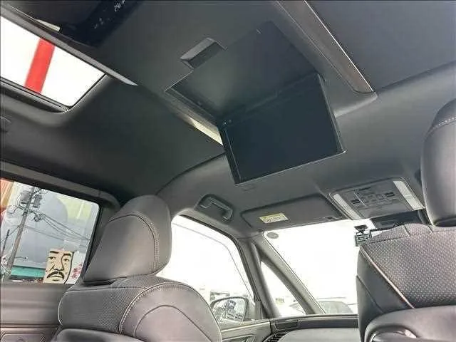 Toyota Alphard Hybrid 2023 — миниатюра 3