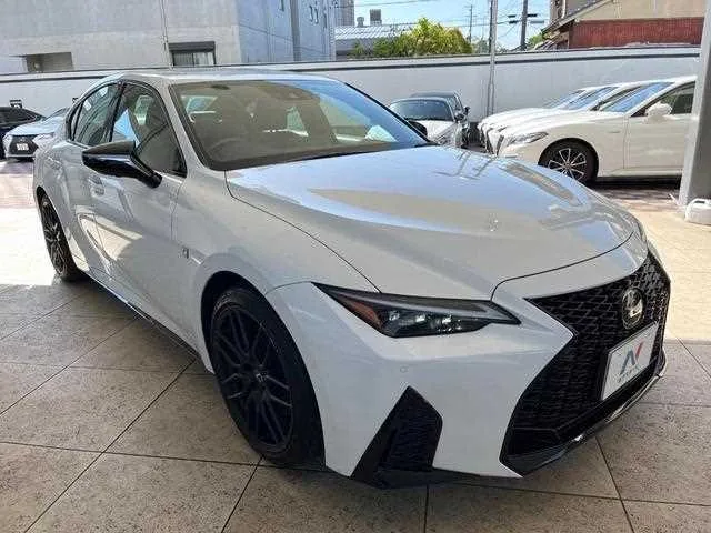 Lexus IS 2023 — миниатюра 4