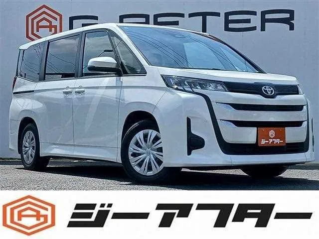 Toyota Noah 2023 — фото 1, купить с доставкой в Москву
