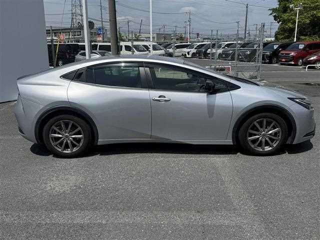 Toyota Prius 2023 — миниатюра 3