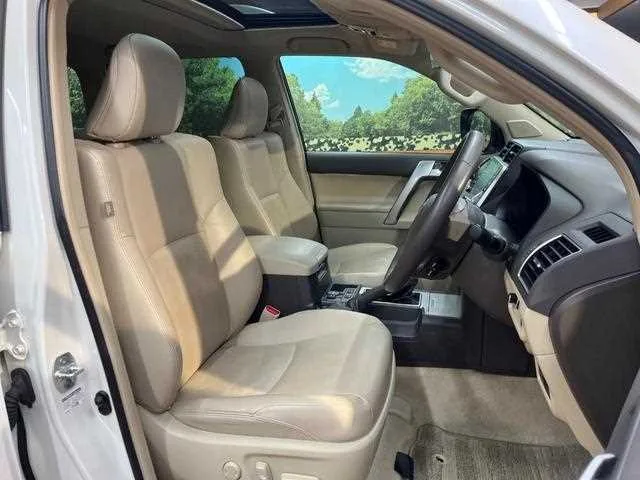 Toyota Land Cruiser Prado 2023 — миниатюра 5