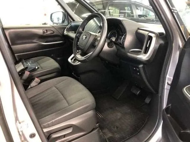 Toyota Noah 2022 — миниатюра 4
