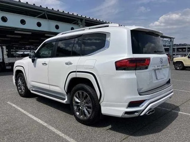 Toyota Land Cruiser 2024 — миниатюра 2