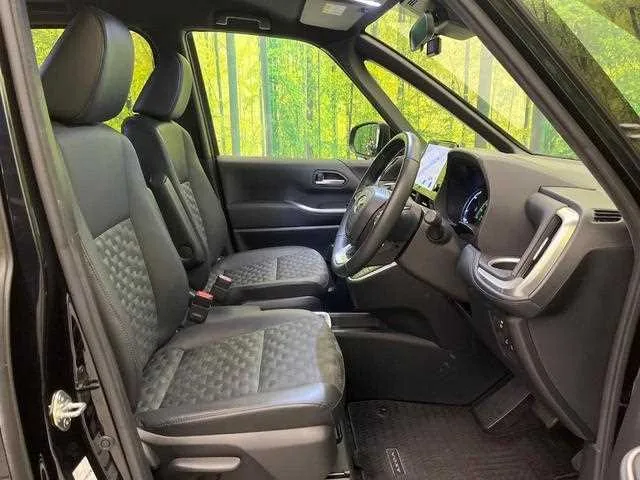 Toyota Voxy 2022 — миниатюра 5