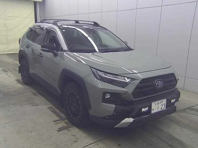 Toyota RAV4 2024 — фото 1, купить с доставкой в Москву