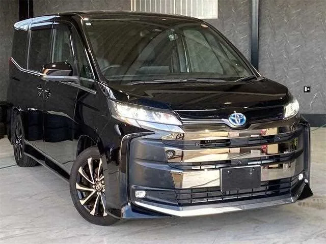 Toyota NOAH 2024 — фото 1, купить с доставкой в Москву