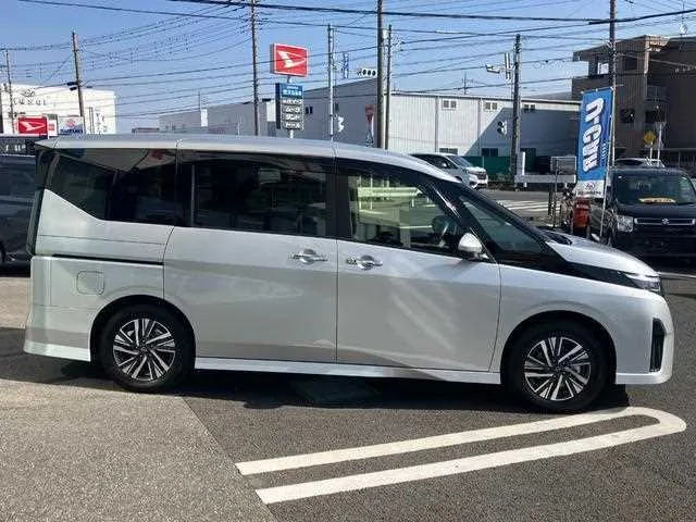 Nissan Serena 2023 — миниатюра 4
