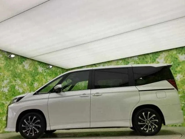 Toyota Noah 2026 — миниатюра 2