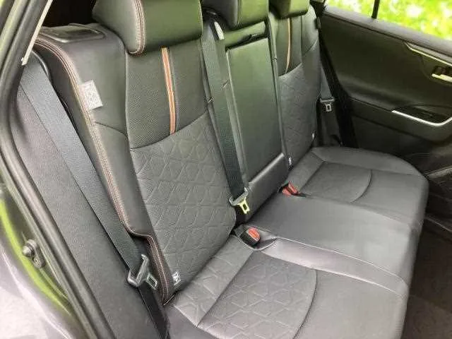 Toyota RAV4 2023 — миниатюра 5
