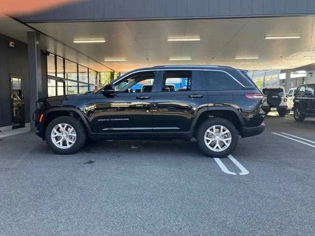 Jeep Grand Cherokee 2024 — миниатюра 2