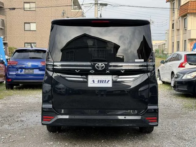 Toyota VOXY 2023 — миниатюра 4