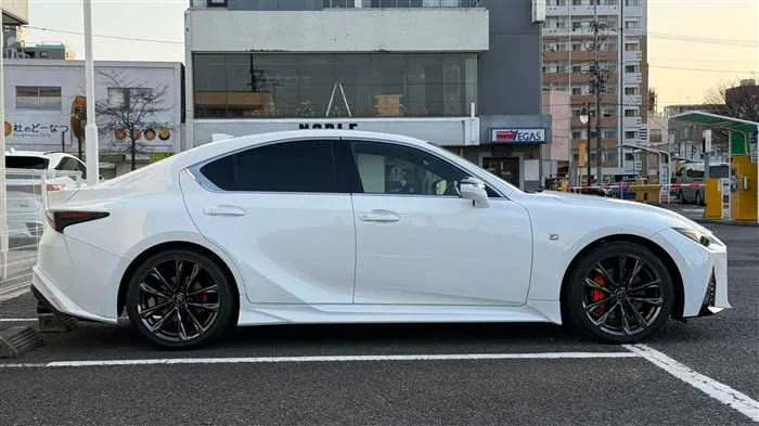 Lexus IS 300h F 2022 — миниатюра 5